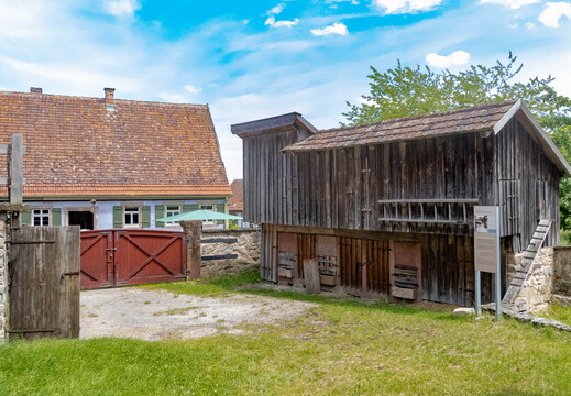 Hof des Winzerhauses aus Sachsenflur